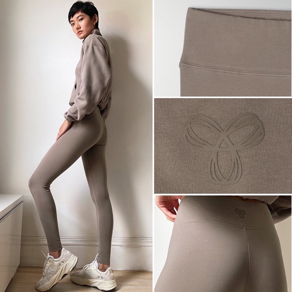 Aritzia TNA Atmosphere Leggings Taupe Size Medium - Picture 3 of 11